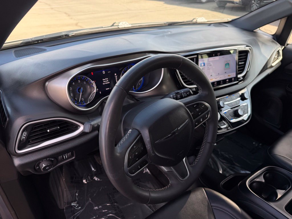 Used 2025 Chrysler Pacifica Select FWD image 17