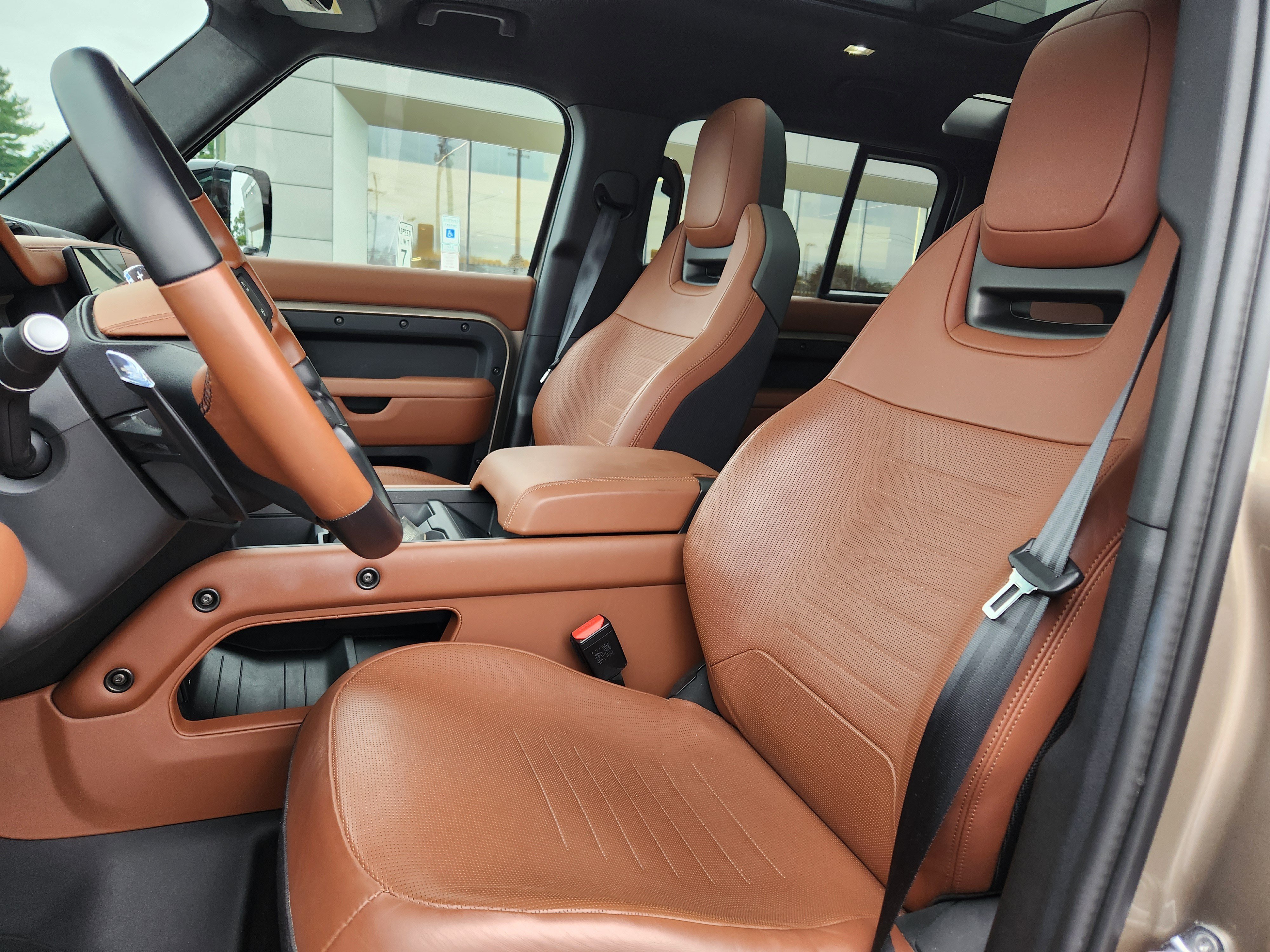Certified 2025 Land Rover Defender 110 AWD/4WD image 10