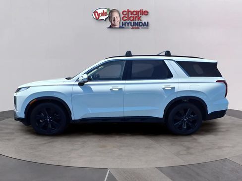 Used 2024 Hyundai Palisade Calligraphy FWD image 2