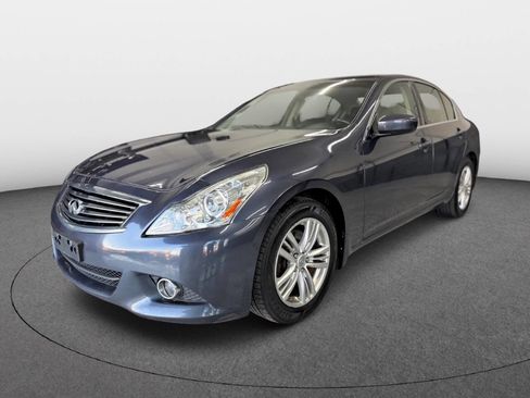 Used 2011 INFINITI G37 x AWD 4dr Sedan w/ Premium Pkg image 3
