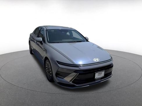 Used 2025 Hyundai Sonata SEL FWD image 3
