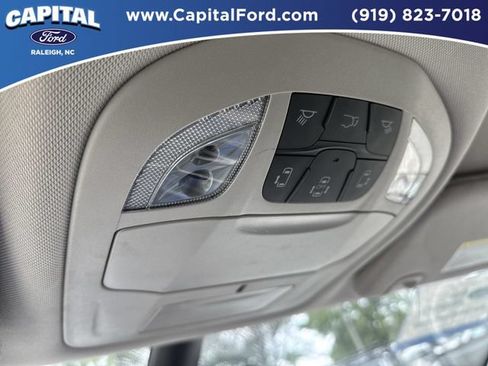 Used 2024 Chrysler Pacifica Touring-L FWD image 32