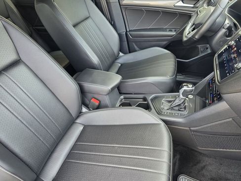 Used 2024 Volkswagen Tiguan SE R-Line FWD image 11