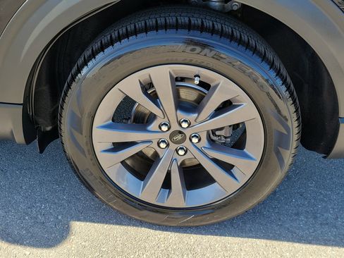 Used 2021 Ford Explorer XLT w/ Equipment Group 202A image 28