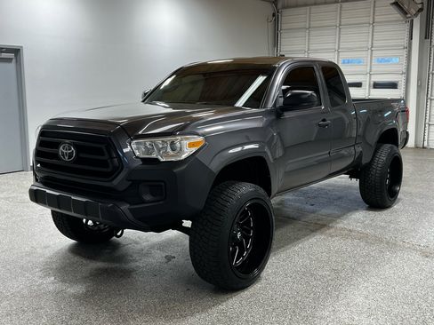 Used 2020 Toyota Tacoma SR image 2