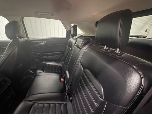 Used 2019 Ford Edge SEL w/ Equipment Group 201A AWD/4WD image 9