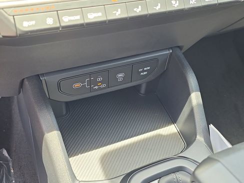 New 2026 Kia K4 FWD image 24