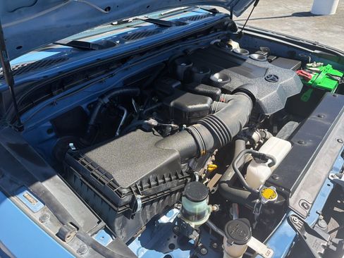 Used 2012 Toyota FJ Cruiser 4WD w/ Upgrade Pkg image 27