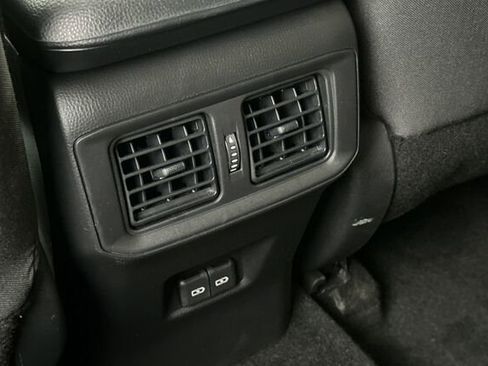 Used 2022 Toyota RAV4 XLE image 15