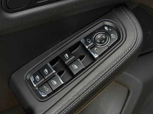 Used 2016 Porsche Macan Turbo image 16