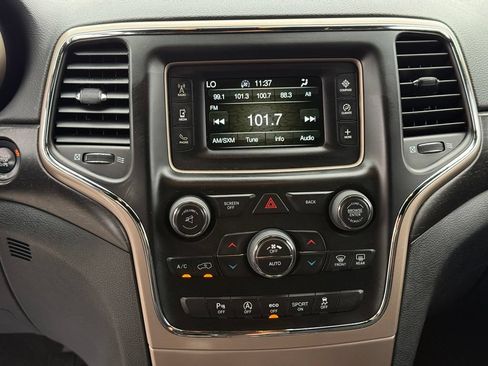 Used 2016 Jeep Grand Cherokee Laredo w/ Quick Order Package 23E AWD/4WD image 15