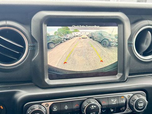 Certified 2023 Jeep Wrangler Unlimited Rubicon 4xe w/ Cold Weather Group AWD/4WD image 15