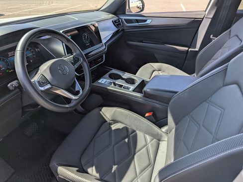 Used 2024 Volkswagen Atlas Cross Sport SE image 10