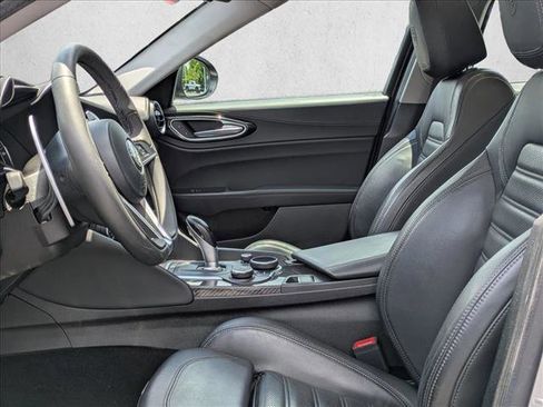 Used 2019 Alfa Romeo Giulia Ti RWD image 17