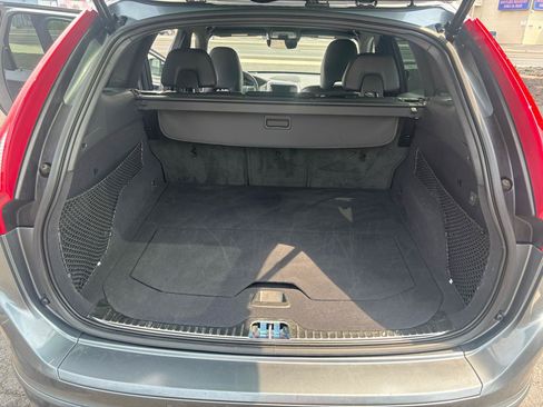 Used 2016 Volvo XC60 T6 R-Design Platinum w/ Climate Package AWD/4WD image 14