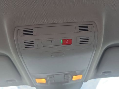 Used 2024 Volkswagen Taos SE image 12