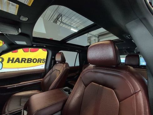 Certified 2024 Ford Expedition Limited image 29