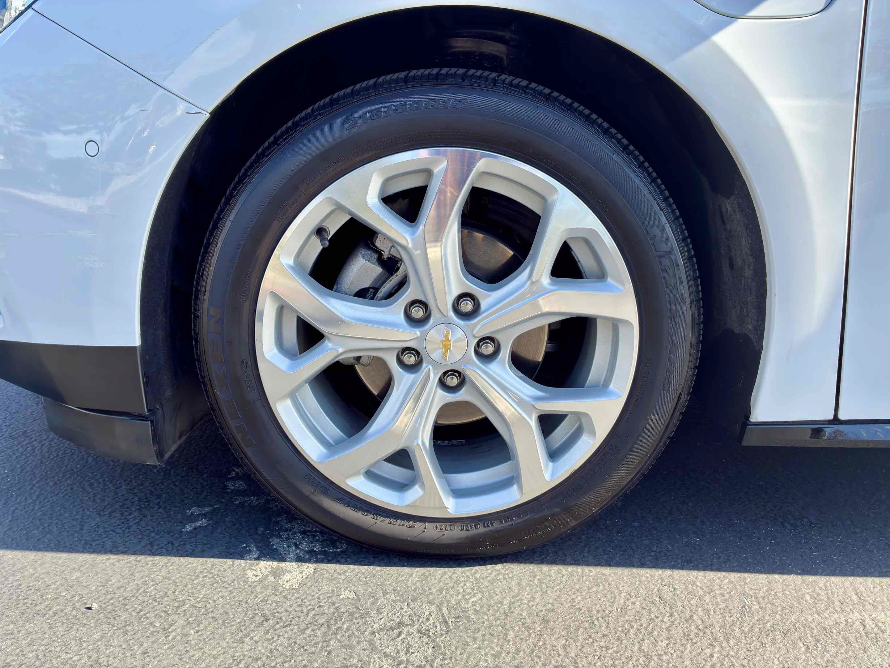 Used 2018 Chevrolet Volt Premier FWD image 11