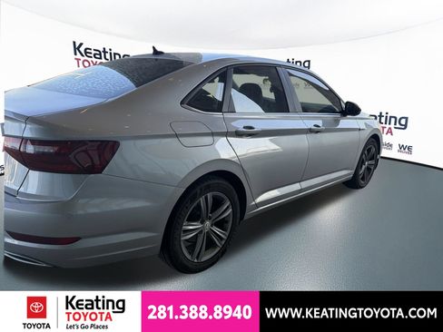 Used 2020 Volkswagen Jetta R-Line FWD image 2