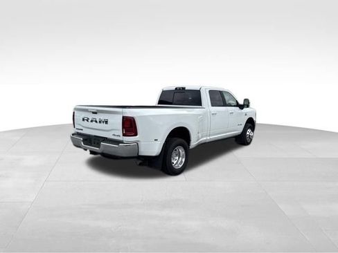 Used 2025 RAM 3500 Laramie AWD/4WD image 6