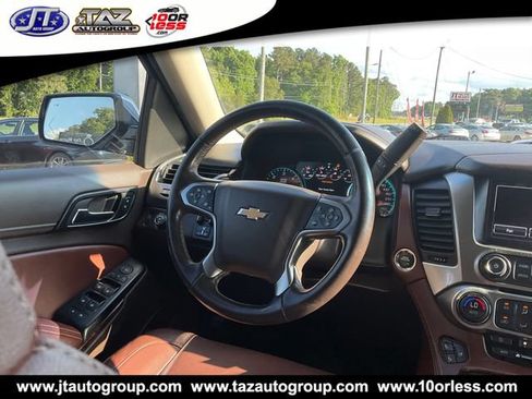 Used 2019 Chevrolet Suburban Premier RWD image 18