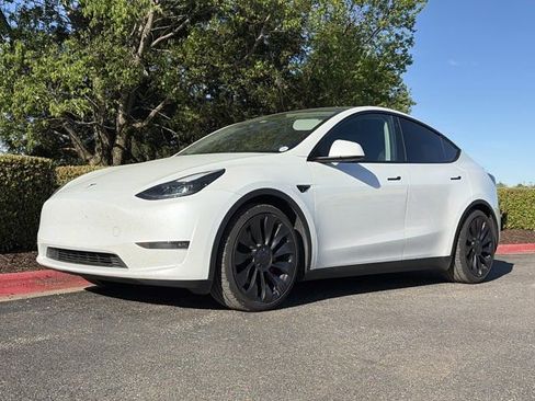Used 2023 Tesla Model Y Performance AWD/4WD image 8