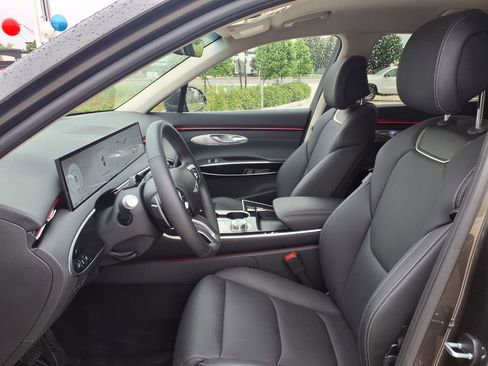Used 2026 Genesis GV70 2.5T AWD/4WD image 14