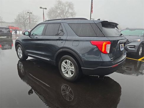 Certified 2024 Ford Explorer XLT image 3