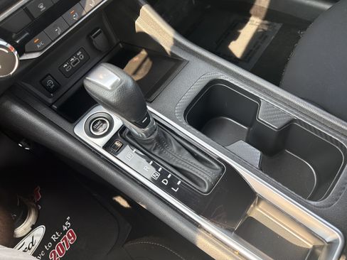 Used 2025 Nissan Sentra SV FWD image 9