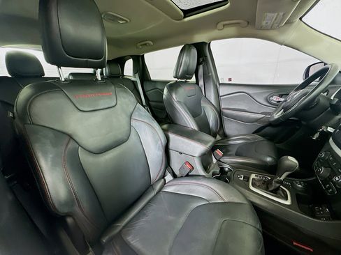 Used 2014 Jeep Cherokee Trailhawk w/ Leather Interior Group image 29