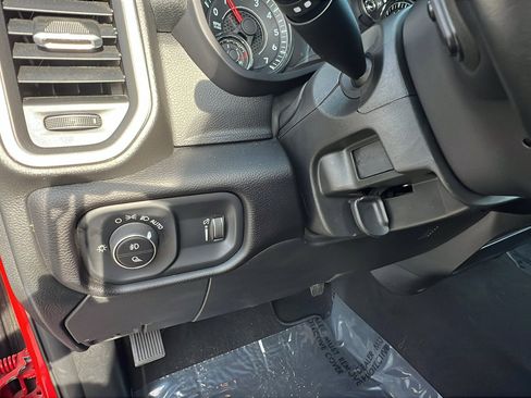 Used 2024 RAM 2500 Big Horn w/ Bed Utility Group image 26