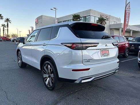 New 2026 Mitsubishi Outlander SE image 5