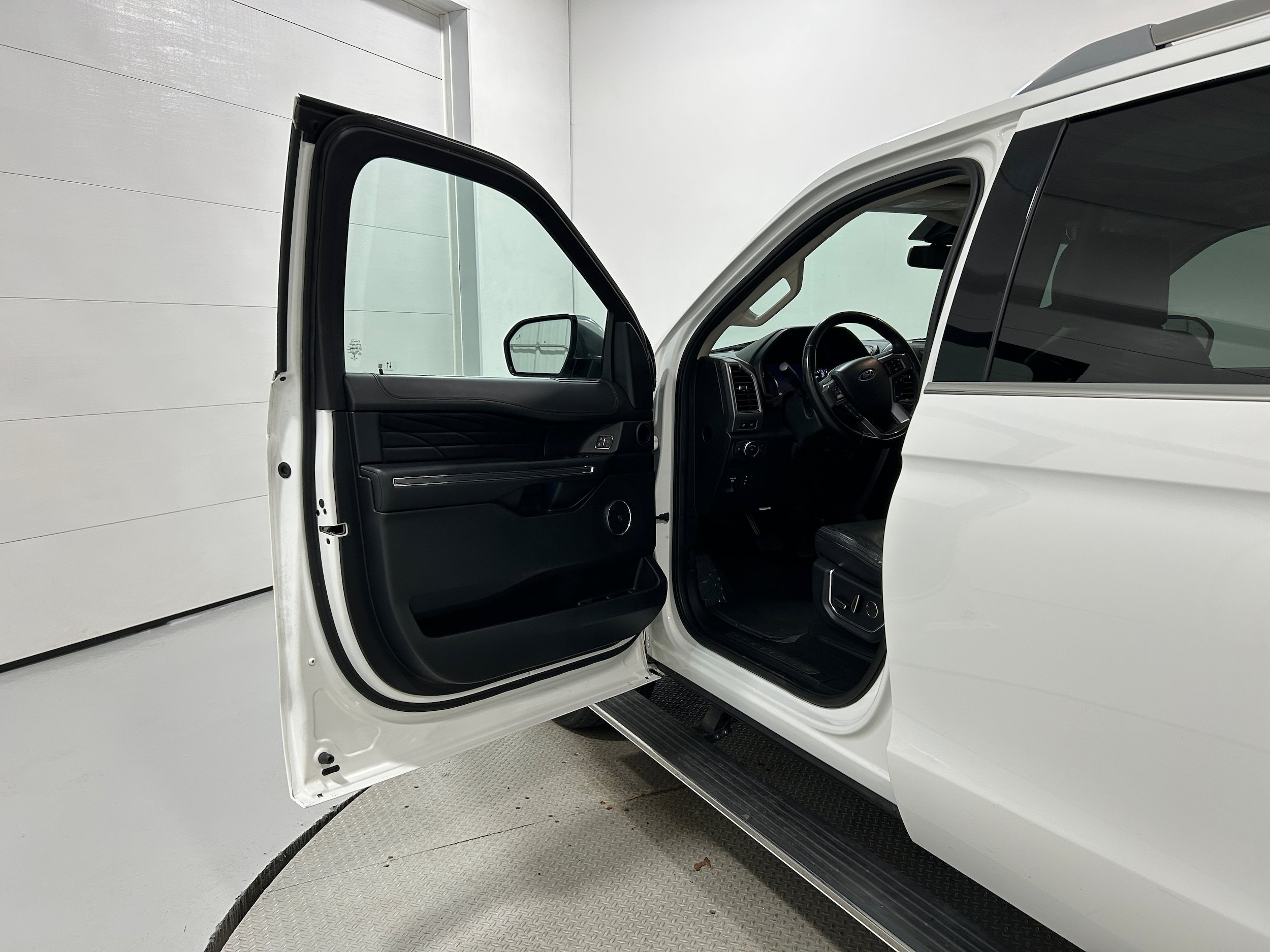 Used 2021 Ford Expedition Max Platinum AWD/4WD image 22