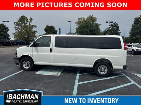 Used 2025 Chevrolet Express 3500 LT w/ LT Preferred Equipment Group RWD image 8