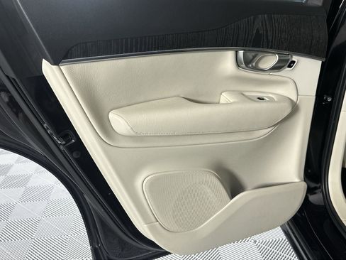 Used 2020 Volvo XC90 T5 Momentum w/ Protection Package Premier FWD image 30