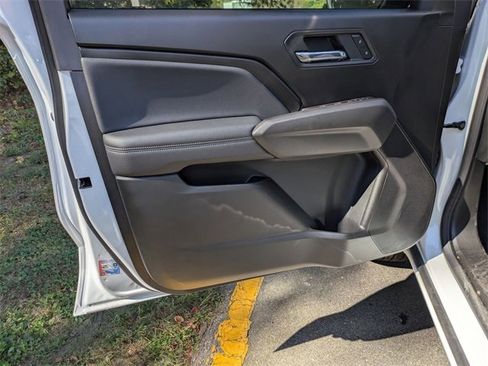 New 2025 Chevrolet Colorado LT w/ LT Convenience Package image 8