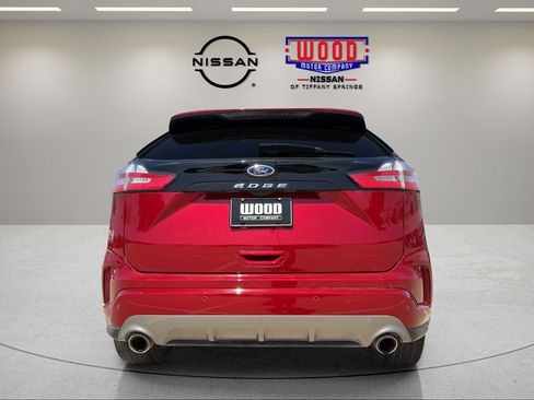 Used 2023 Ford Edge Titanium w/ Equipment Group 301A AWD/4WD image 3