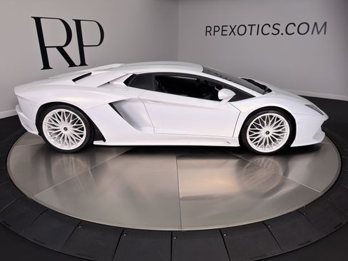 Used 2018 Lamborghini Aventador S AWD/4WD image 10