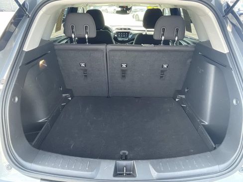 Used 2023 Chevrolet TrailBlazer LT w/ Convenience Package FWD image 11
