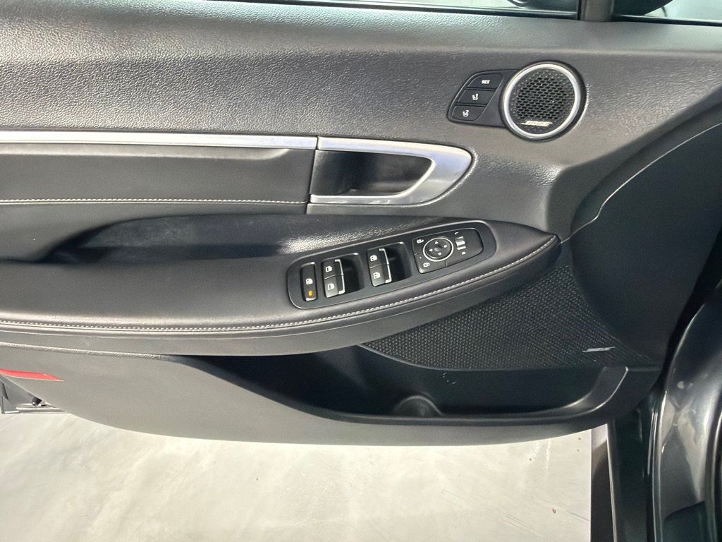 Used 2022 Hyundai Sonata Limited FWD image 9