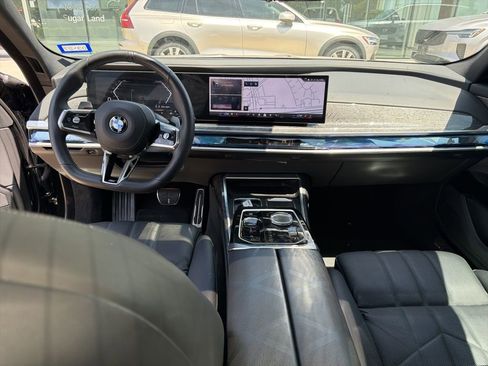 Used 2025 BMW 740i RWD image 22