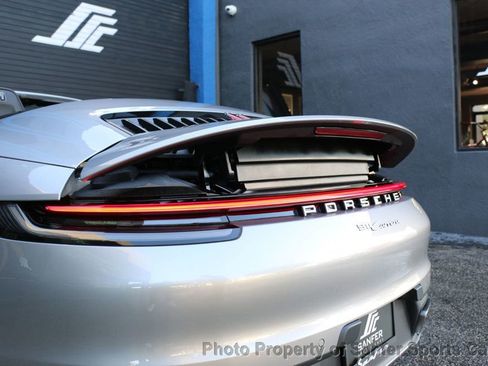 Used 2022 Porsche 911 Carrera image 9