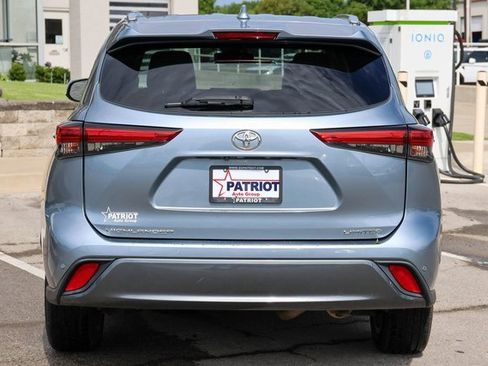 Used 2021 Toyota Highlander Limited image 4