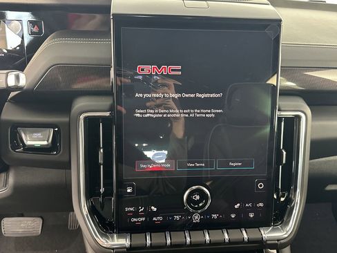 New 2026 GMC Yukon XL Elevation image 24