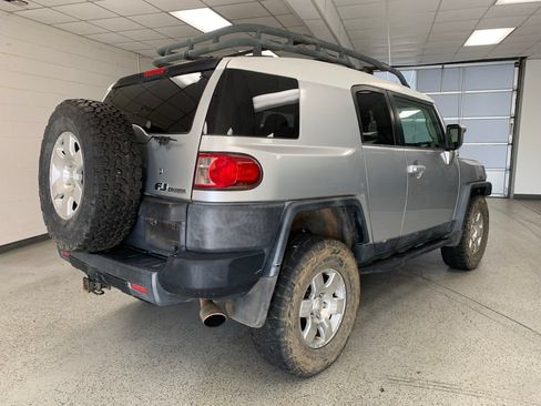 Used 2007 Toyota FJ Cruiser 4WD w/ Upgrade Pkg 2 image 4