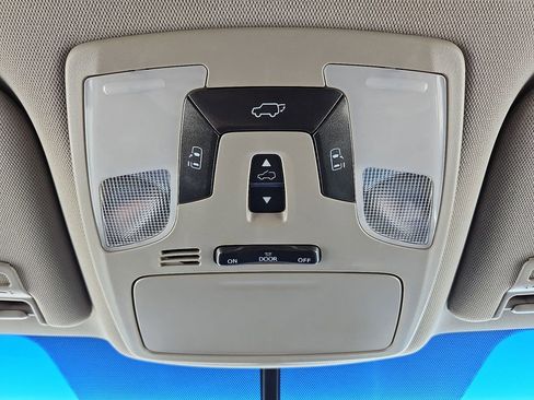 Used 2017 Toyota Sienna XLE w/ XLE Navigation Package FWD image 28