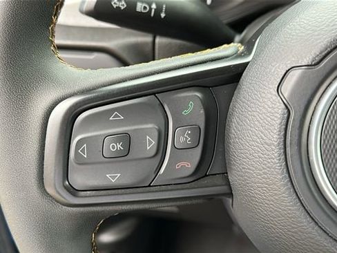 Used 2024 Jeep Wrangler Unlimited w/ Convenience Group image 11