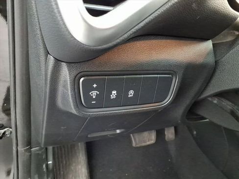 Used 2025 Kia Soul LX FWD image 14
