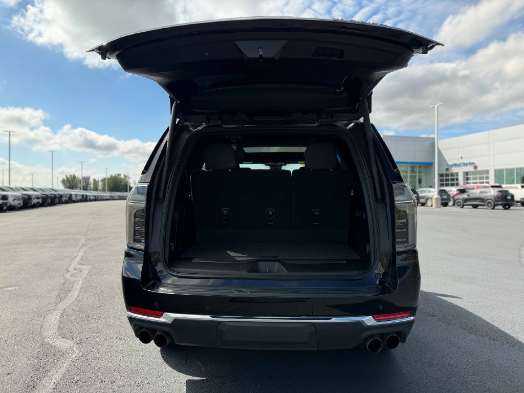 Used 2025 Chevrolet Tahoe Premier AWD/4WD image 15
