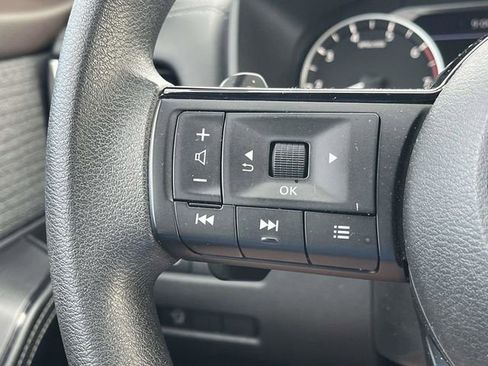 Used 2023 Nissan Rogue SV image 26